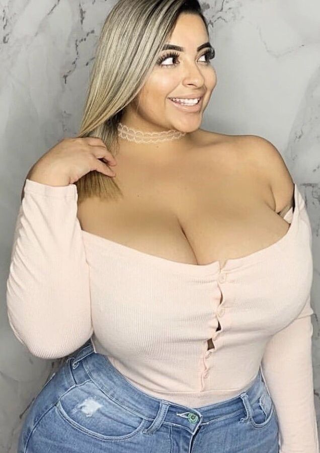 CLEAVAGE VALLEY JAW DROPERS