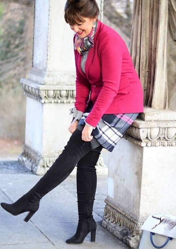Insta Milfs &amp; Gilfs Wearing Boots