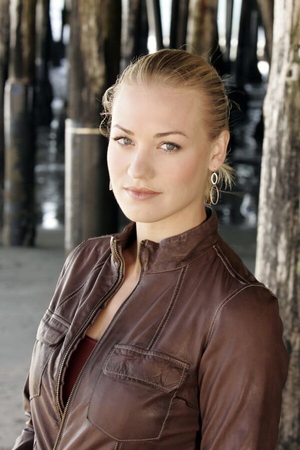 Yvonne Strahovski Fit As Fuck