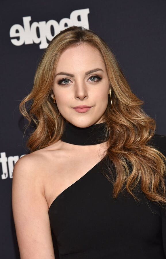 Liz Gillies is such a fuckslut