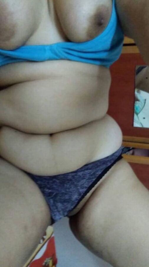 DESI CUTE BABE SEXY FEAGURE