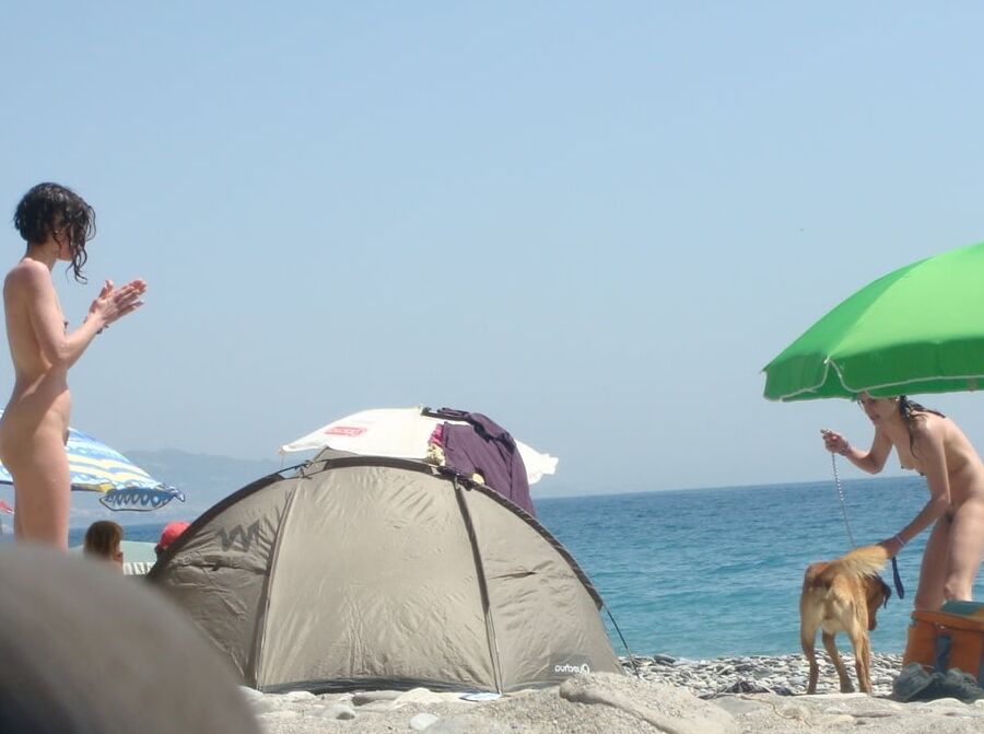 Beach Voyeur
