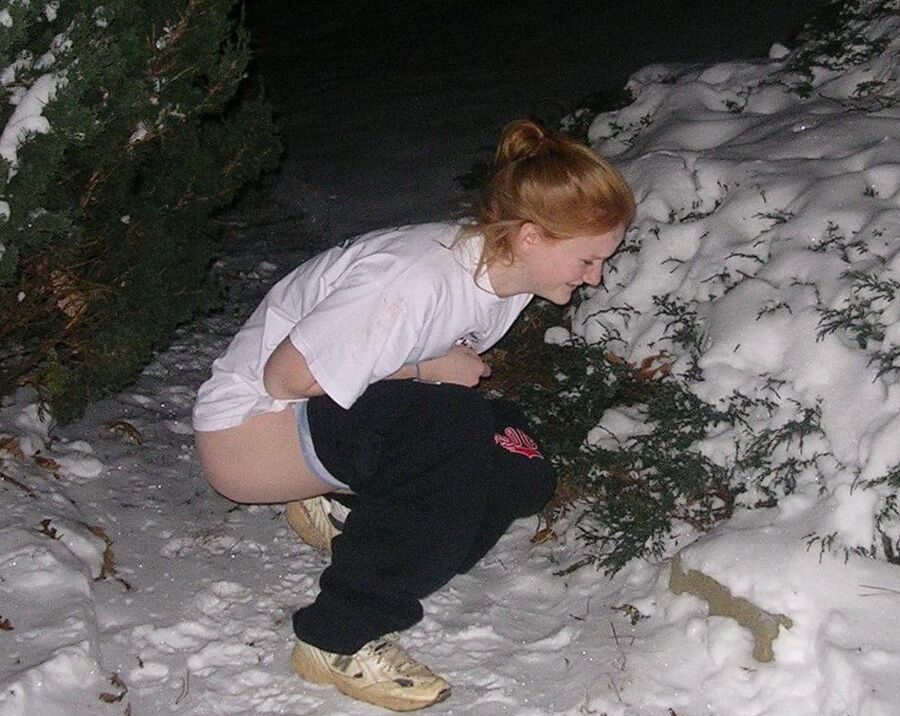 Flashong Outside In Winter