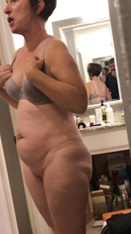 Amateur Curvy Year Old GILF