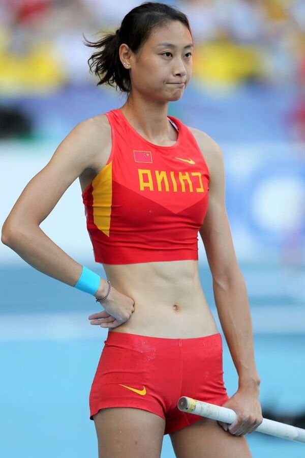 Voyeur: Those sexy sporty Asians....