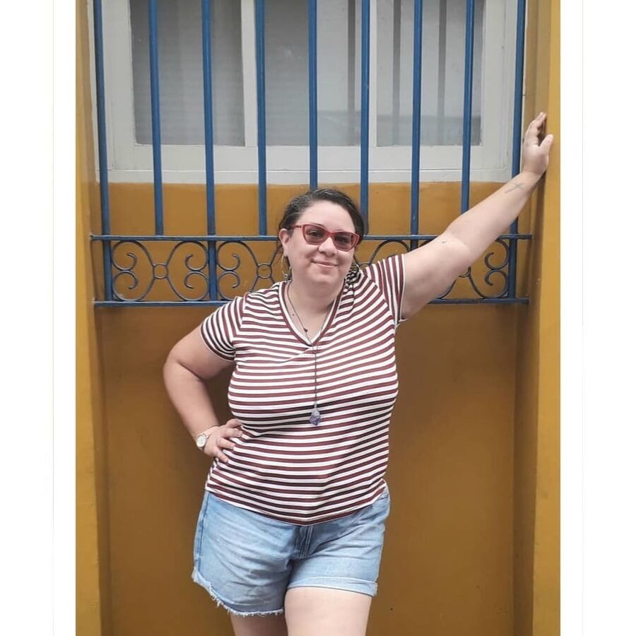 Gostosa (cum on glasses)