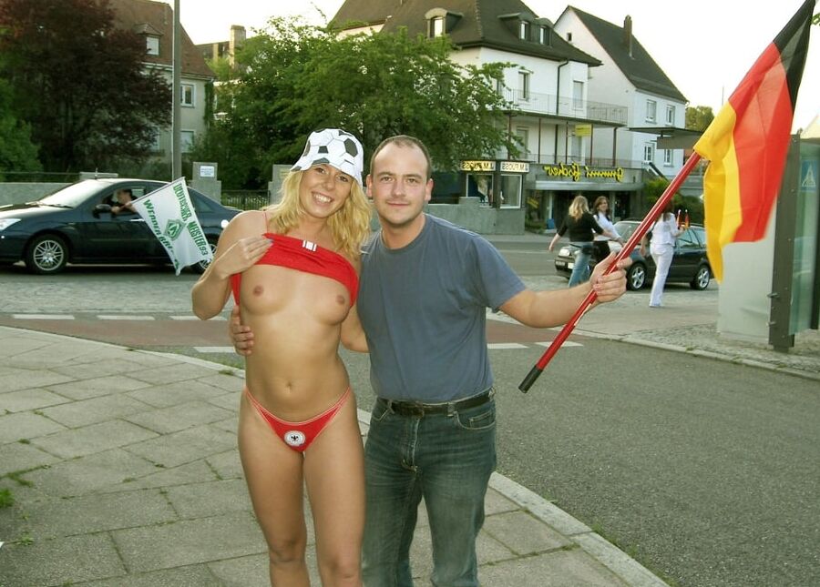 Flashing In German Public