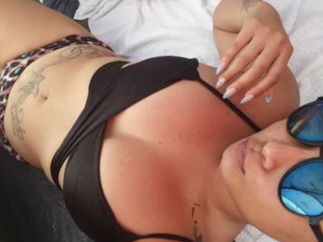 Esposa se exhibe en facebook corno manso feliz cuckold wife