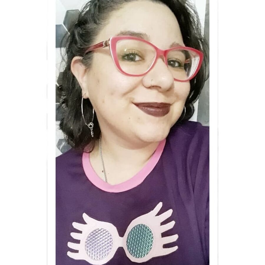 Gostosa (cum on glasses)