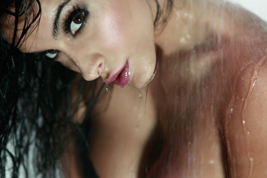 Celeste Muriega Photoshoot Nenas TV
