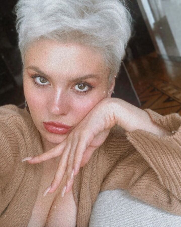 Sexy Russian Singer Shena