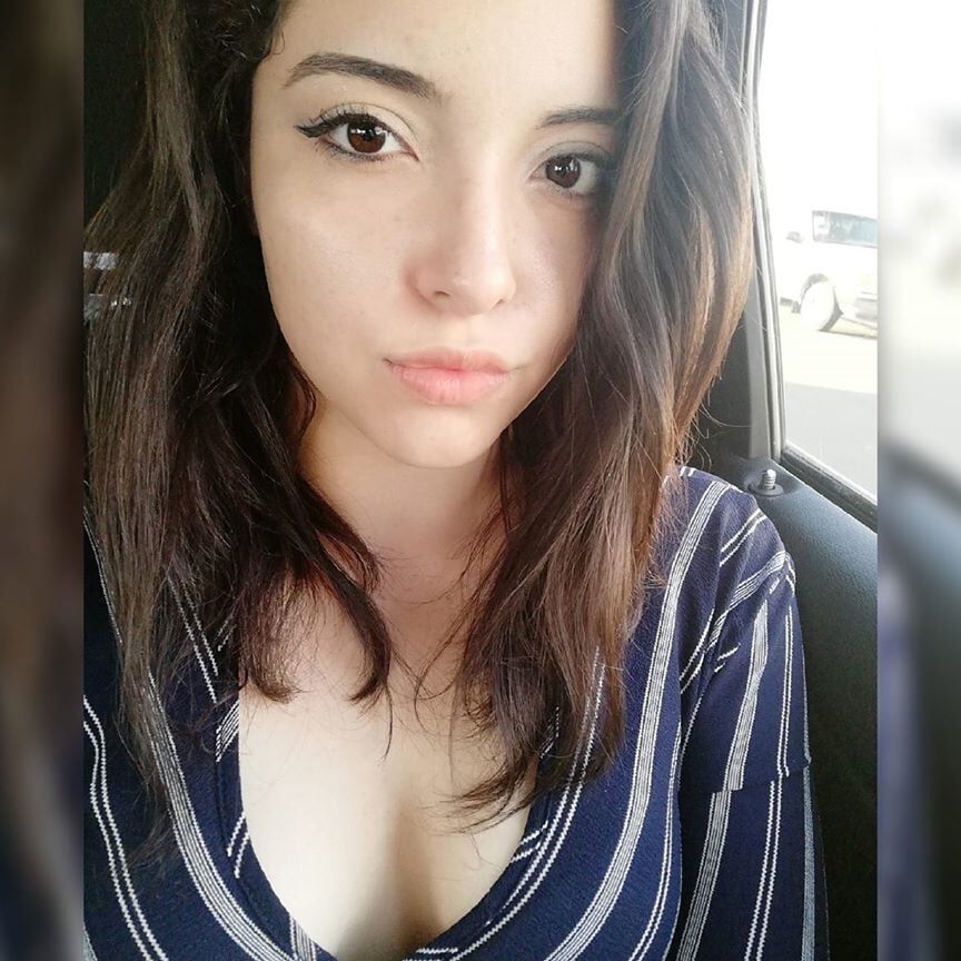 Vanessa, Mexicana, no desnuda, para masturbarse mirandola