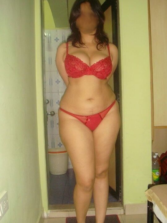 Hydrabad aunty show nude