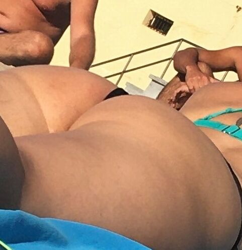 Praia com belas conas
