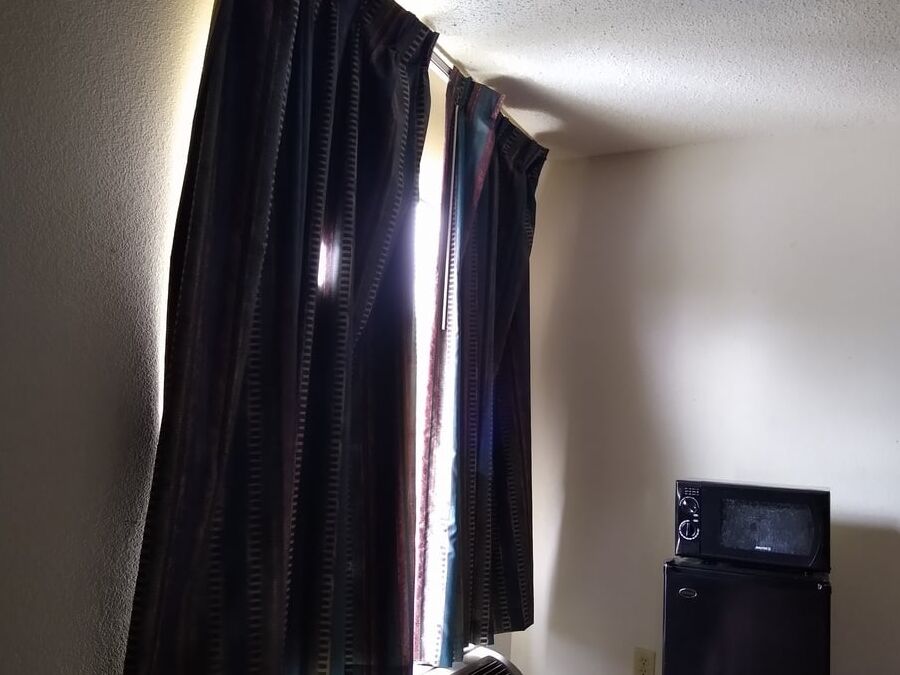 Cheating Milf In Sleezy Cheap Motel