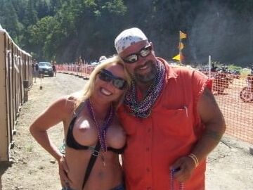 MATURE FAKE TIT