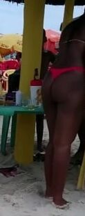 Belas Morena com Biquines Enfiados na bunda