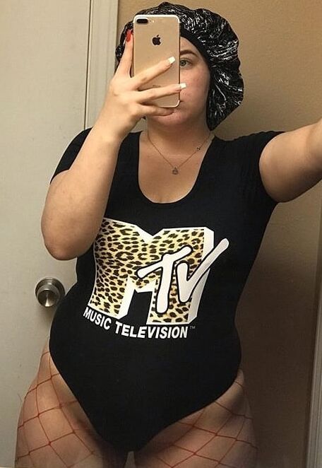 Curvy Vanilla Amateur