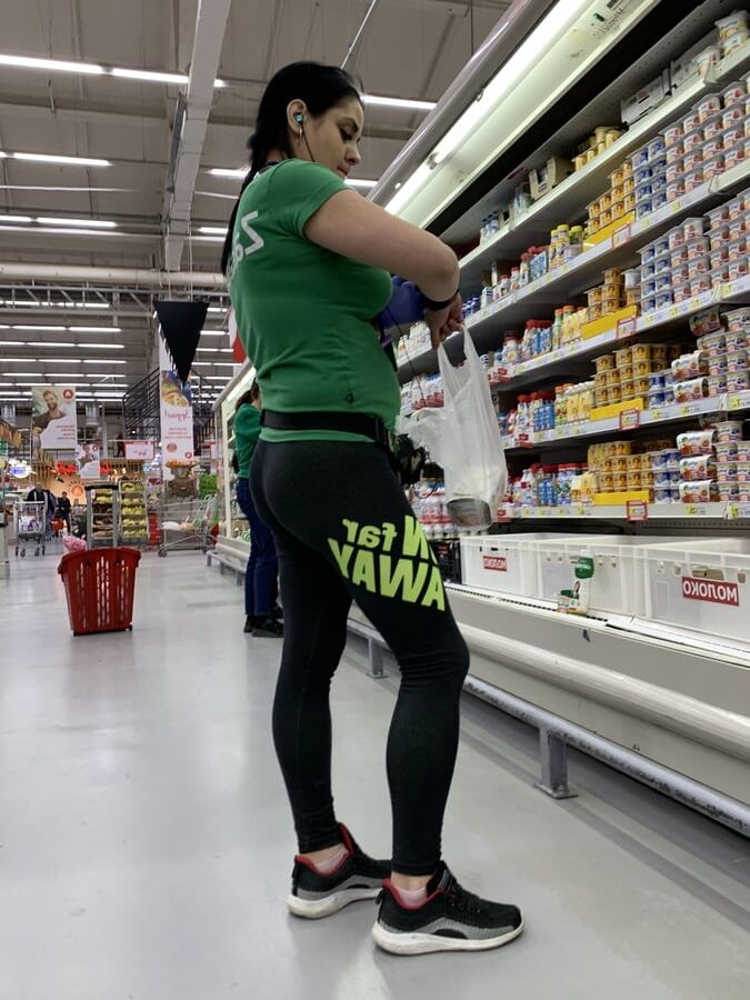 Sugar ass in leggings