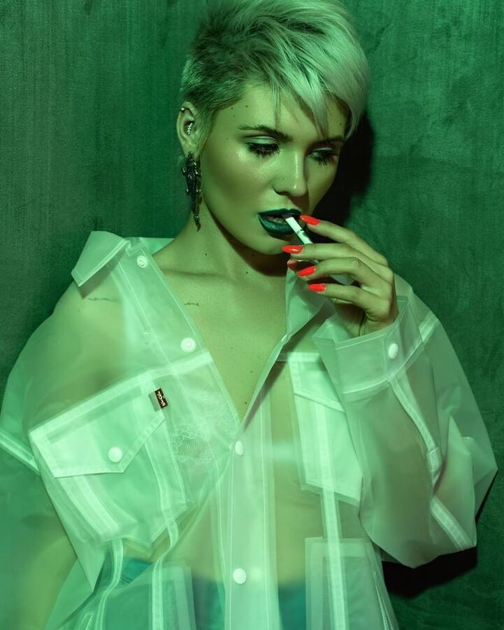 Sexy Russian Singer Shena