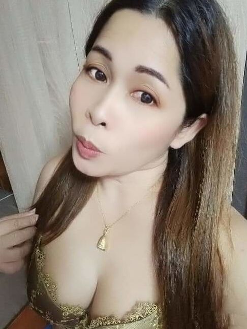 Janda mahu menghisap zakar