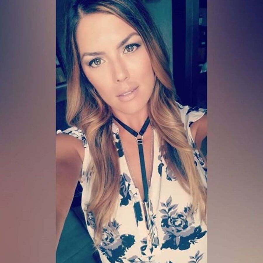 Ko je ova MILF?
