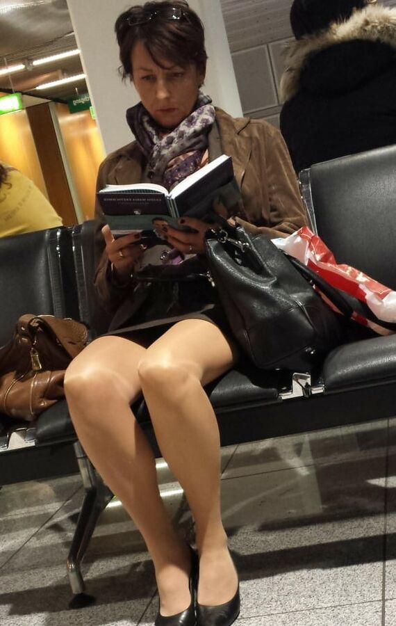 Street Pantyhose - Unaware Cunny Indoors
