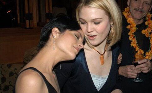 Julia Stiles