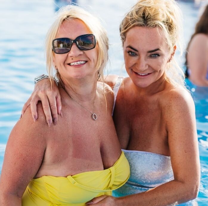 Who to fuck, bikini edition