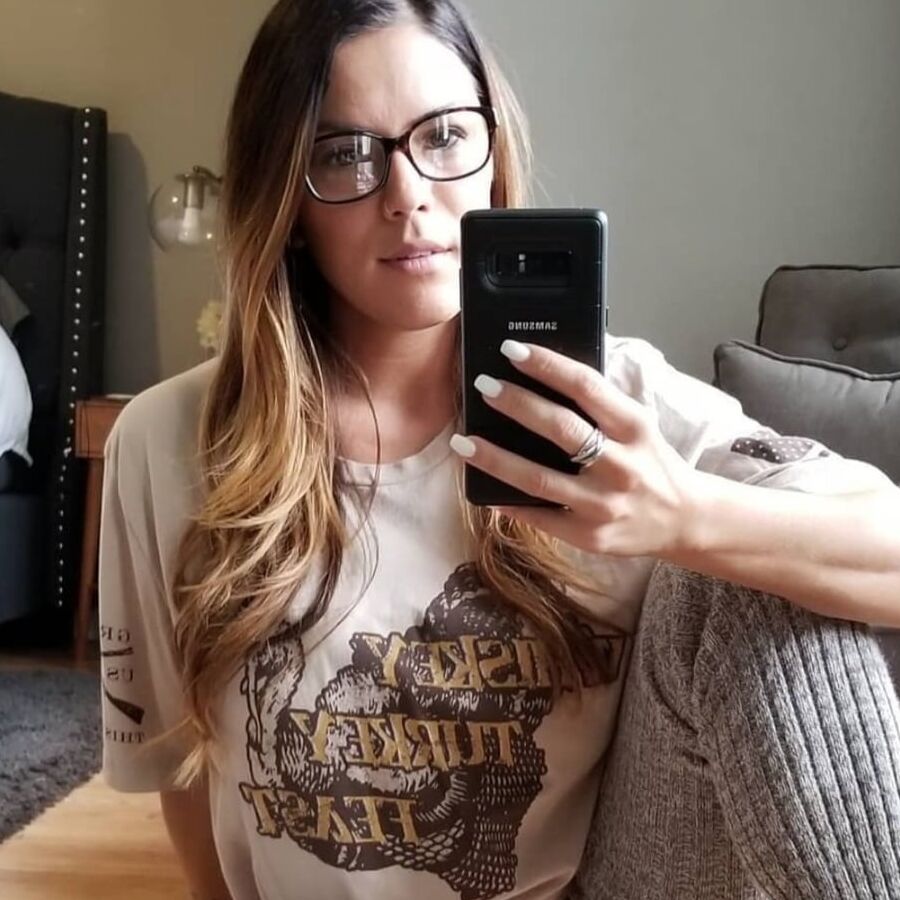 Ko je ova MILF?