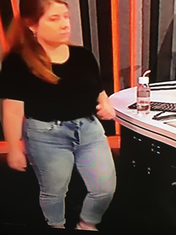 Sarah Qmusic vj Belgium