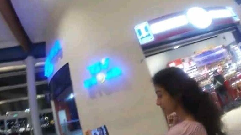 Troietta italiana al centro commerciale di Assago