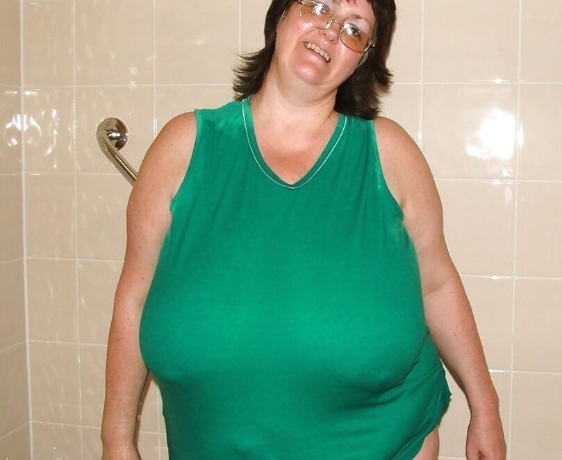 Older and hot (Brafree)