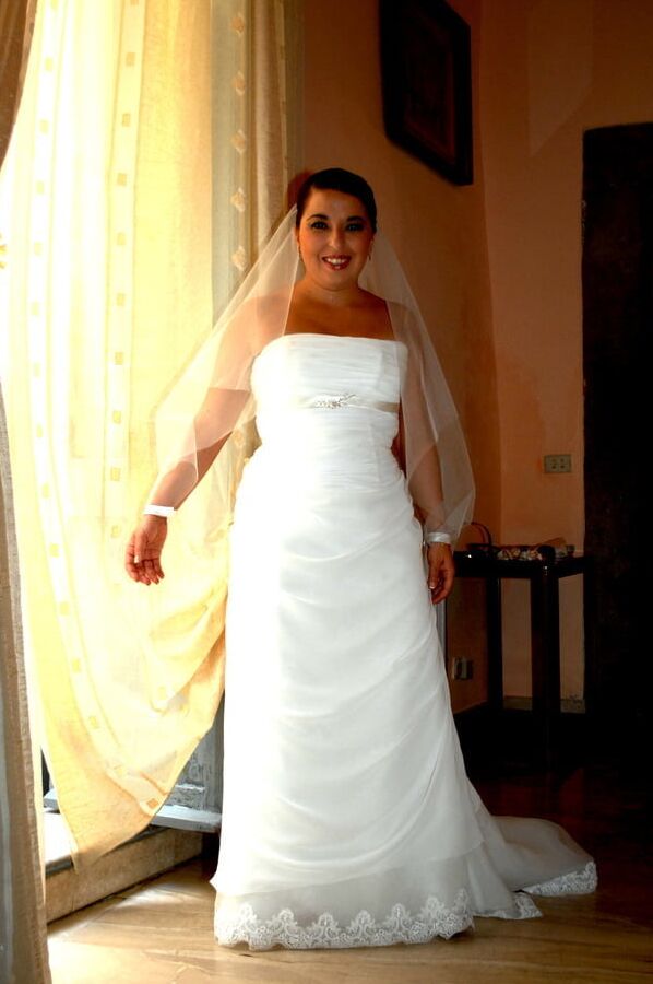 Patrizia, a hot curvy Italian wife