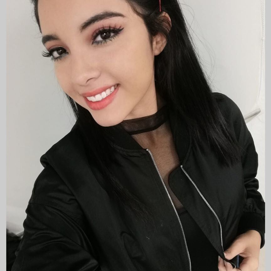 Vanessa, Mexicana, no desnuda, para masturbarse mirandola