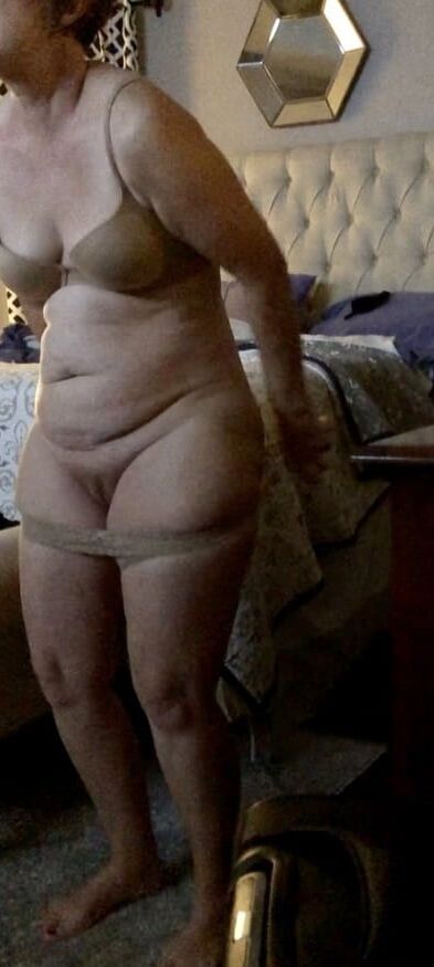 Amateur Curvy Year Old GILF