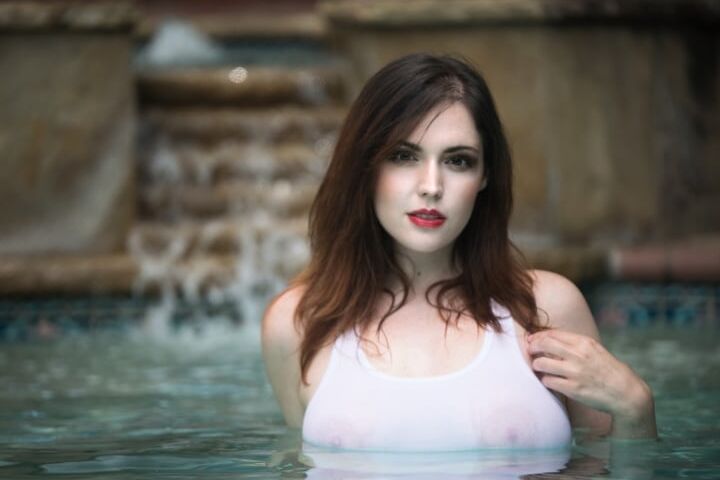 Amber lee conners (amazing looking voice actress)