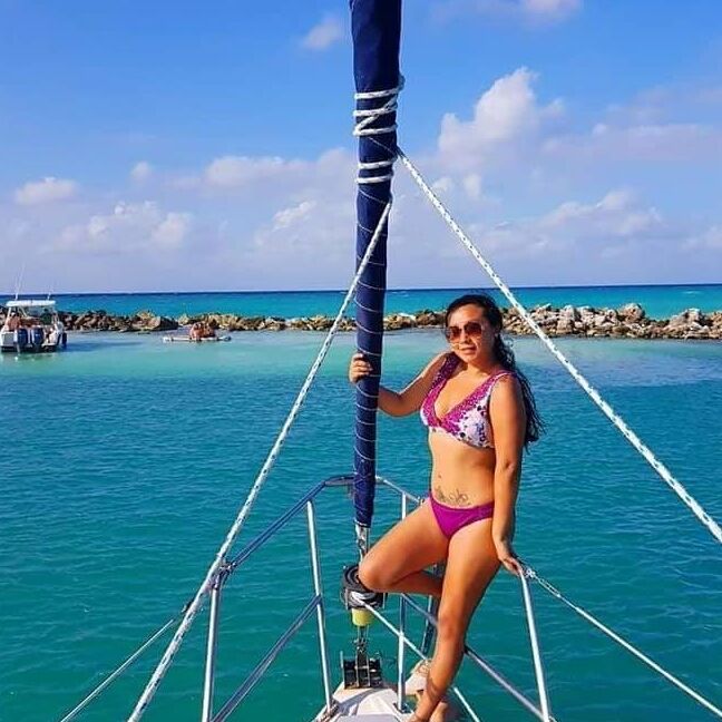 Esposa se exhibe en facebook corno manso feliz cuckold wife