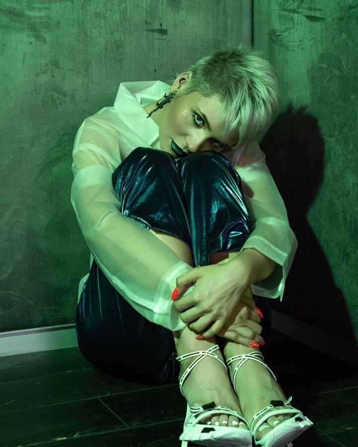 Sexy Russian Singer Shena