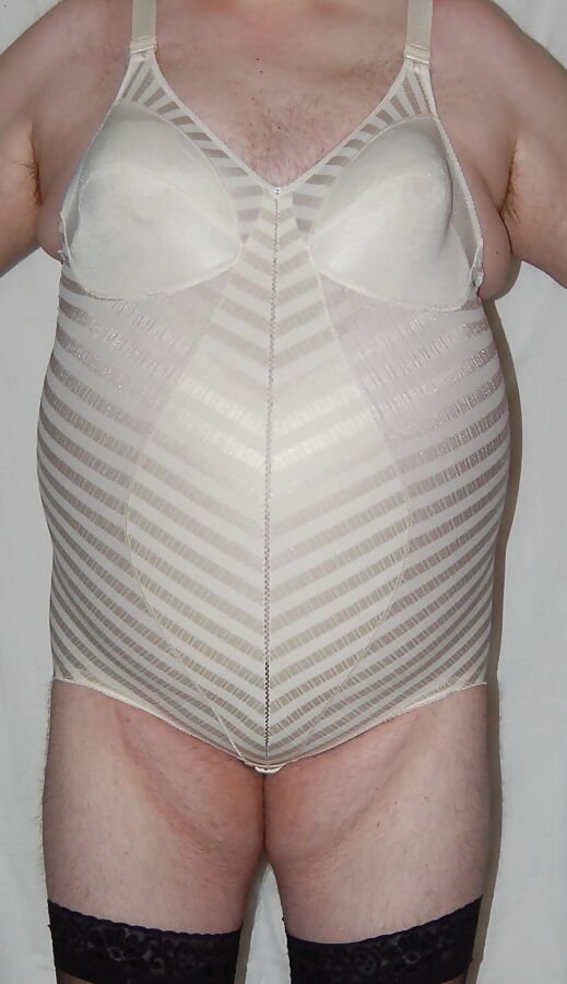 Mieder Striptis