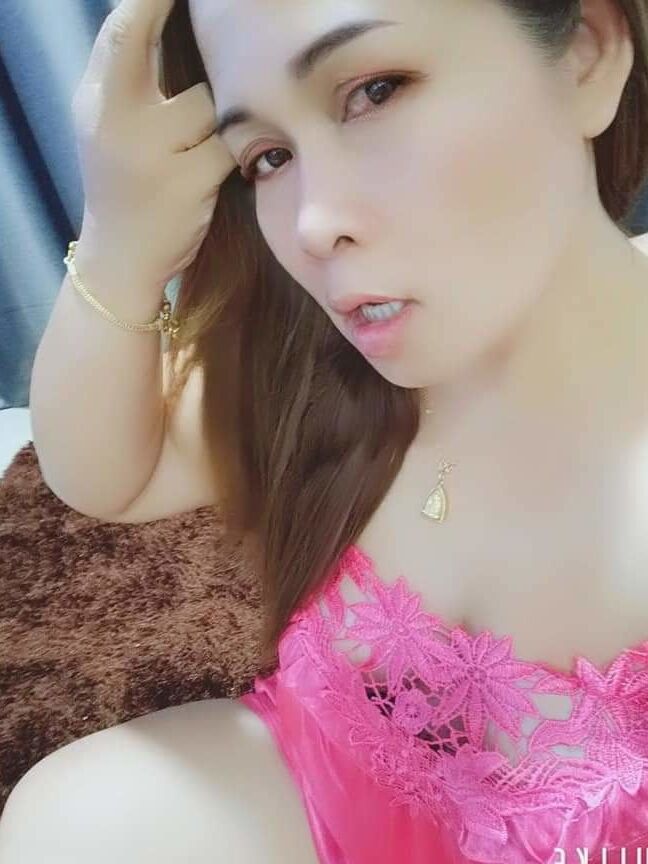Janda mahu menghisap zakar