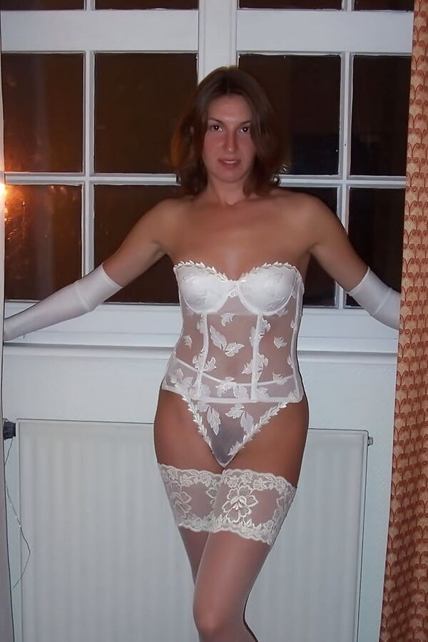 Here cums the bride