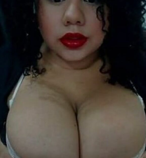 CLEAVAGE VALLEY JAW DROPERS