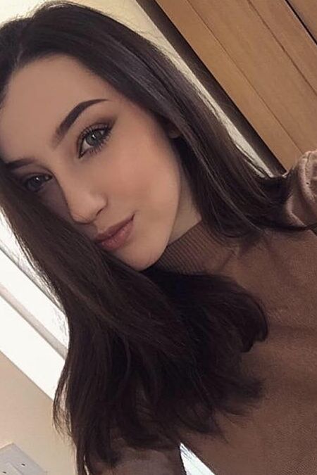 Smoking Hot Babe