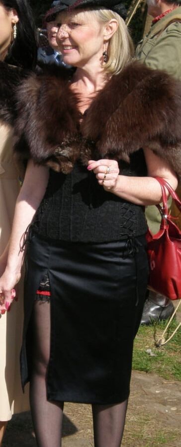 Nice UK mature, can anyone name her?
