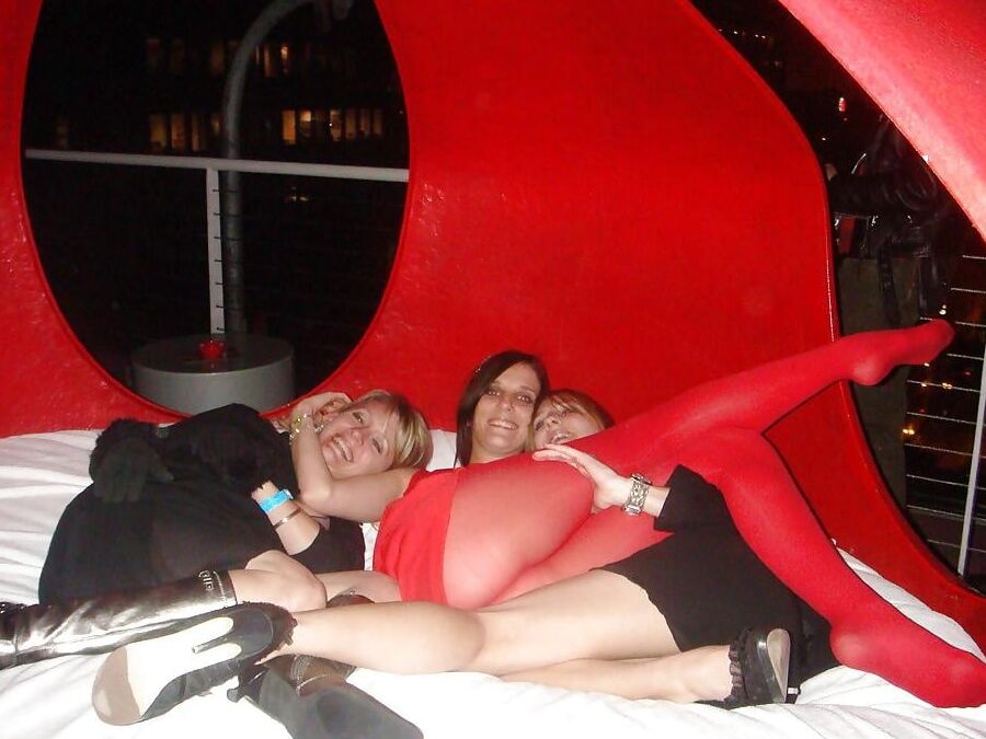 Amateurs in Red Stockings &amp; Pantyhose