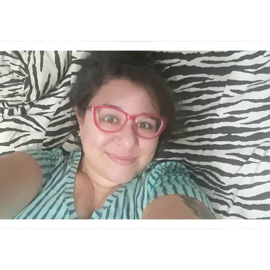Gostosa (cum on glasses)