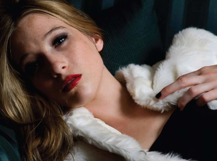Sophie Lowe