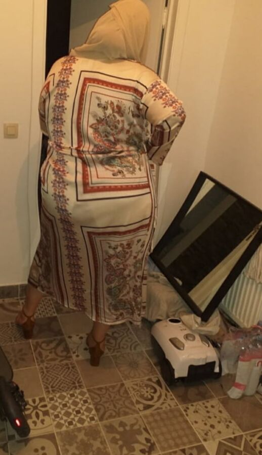 Desperate Singel Arab Moms who want the BBC