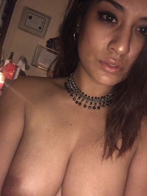 Bengali girl Aniqa UK
